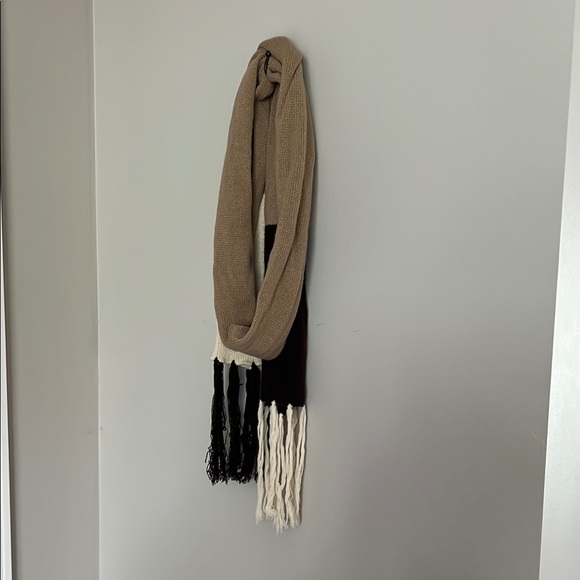 Color Block Cashmere Scarf - Picture 3 of 12